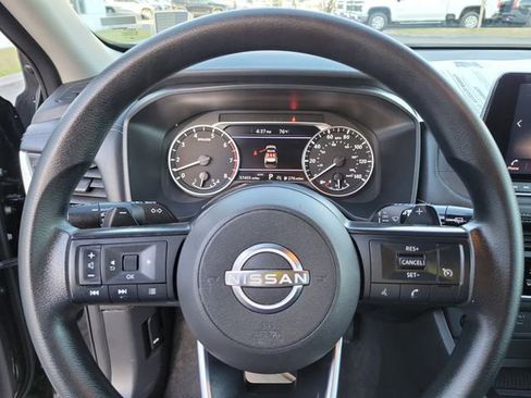 Used 2024 Nissan Rogue S image 21