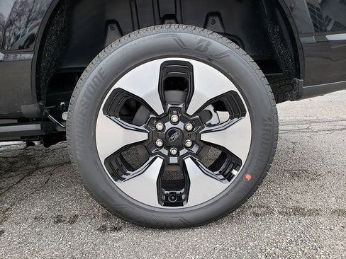 New 2025 Ford F150 Lightning Platinum image 15