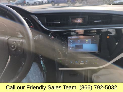 Used 2018 Toyota Corolla iM image 19