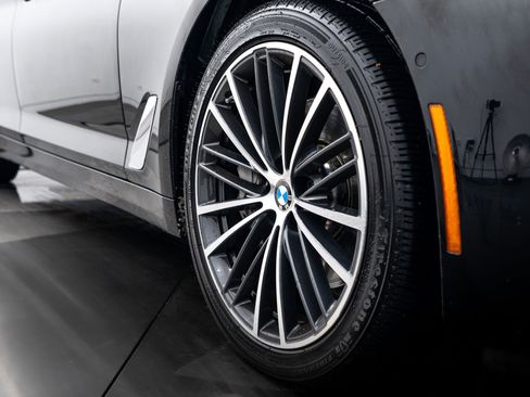 Used 2021 BMW 540i xDrive image 24