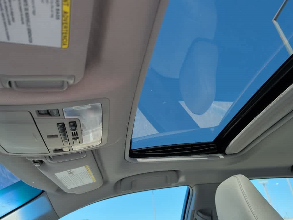 Used 2013 Toyota Camry XLE w/ Leather Pkg FWD image 15