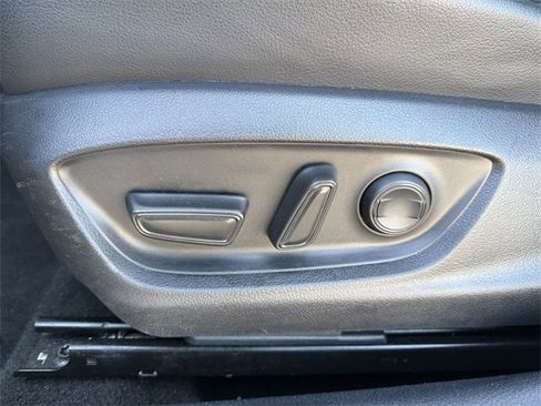 Used 2024 Toyota Camry SE image 24