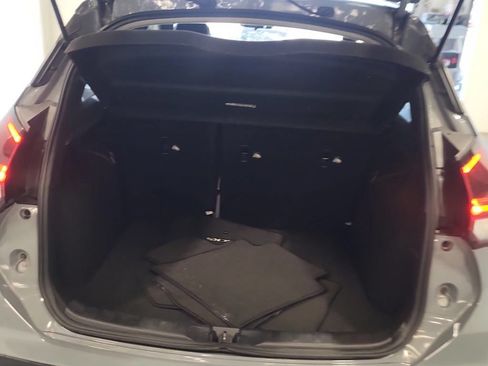 Used 2023 Nissan Kicks SR w/ SR Premium Package FWD image 5