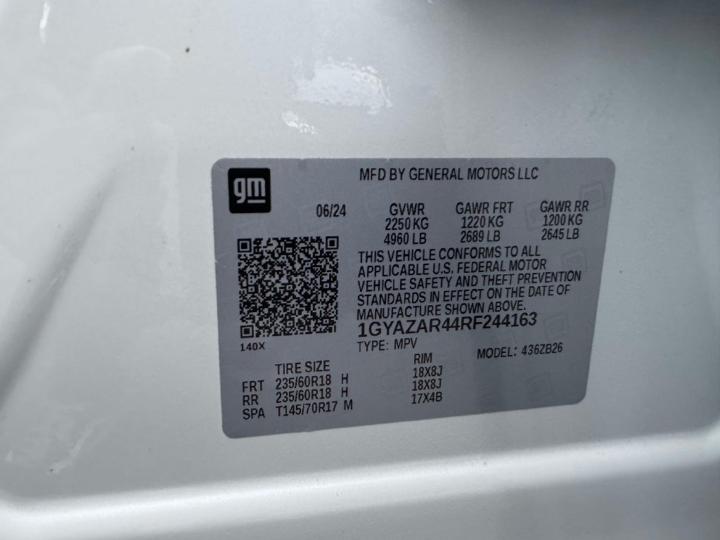 Used 2024 Cadillac XT4 Luxury w/ Cold Weather Package FWD image 18