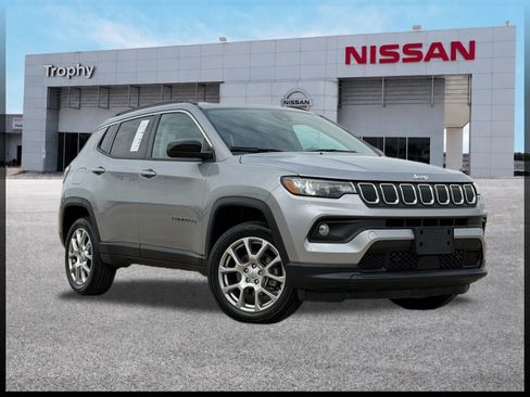 Used 2022 Jeep Compass Latitude AWD/4WD image 1