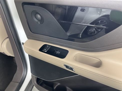 Used 2021 Lincoln Aviator Grand Touring w/ Elements Package Plus image 16