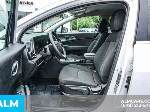 Used 2025 Kia Sportage LX FWD image 19