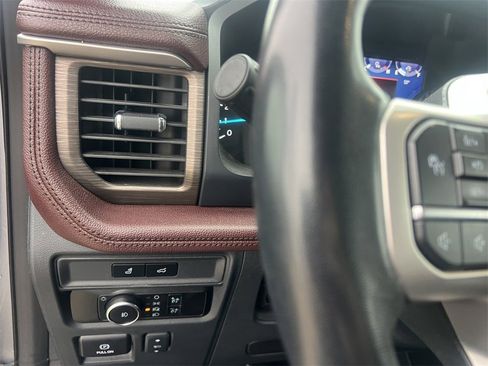 Used 2023 Ford Expedition Limited image 18