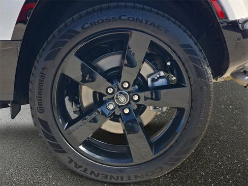 New 2025 Land Rover Defender 110 X-Dynamic SE image 34