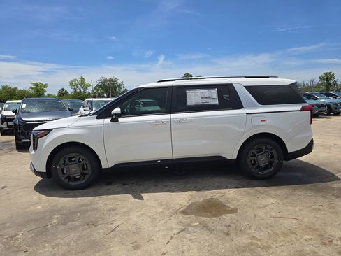 New 2026 Kia Carnival EX FWD image 5
