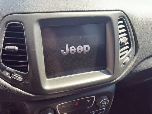 Used 2020 Jeep Compass Trailhawk AWD/4WD image 21