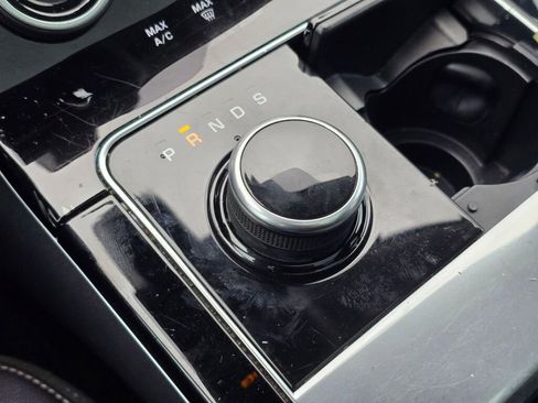 Used 2018 Land Rover Range Rover Velar S image 32