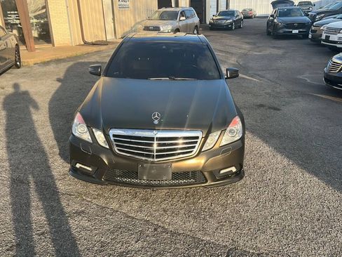 Used 2011 Mercedes-Benz E 350 4MATIC Sedan image 2