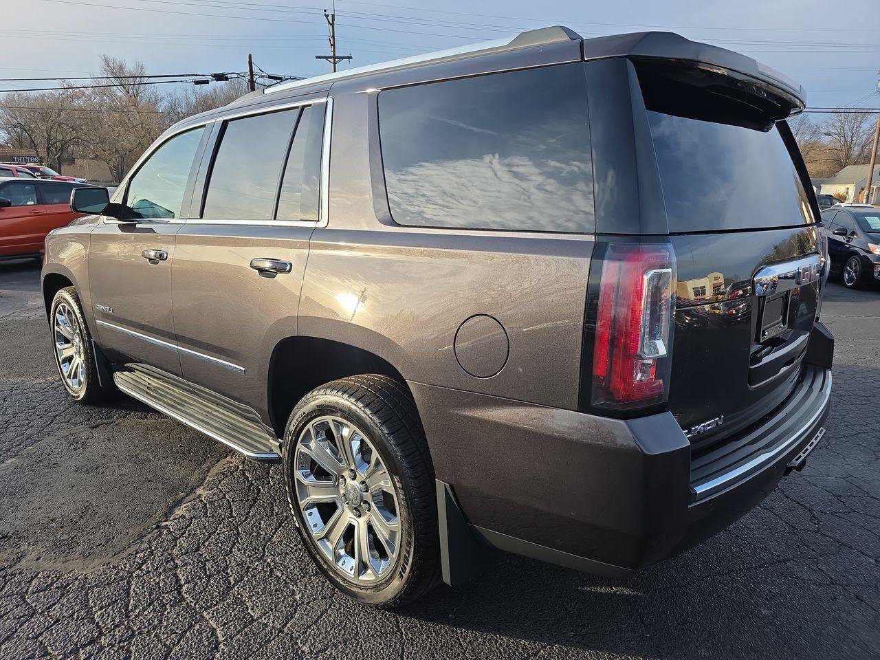 Used 2015 GMC Yukon Denali w/ Touring Package AWD/4WD image 20