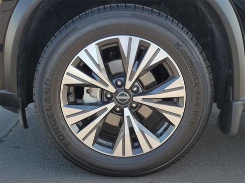 Used 2023 Nissan Rogue SV image 27