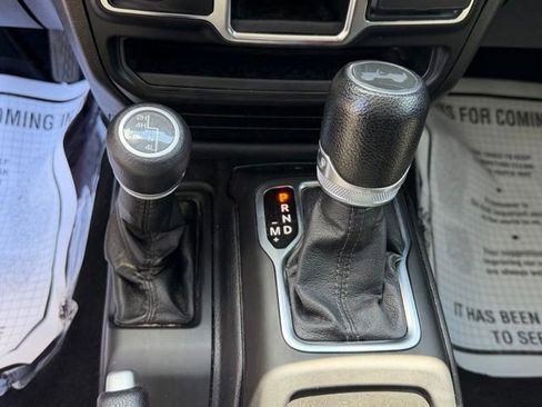 Used 2020 Jeep Wrangler Sport AWD/4WD image 28