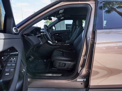 Used 2024 Land Rover Range Rover Evoque Dynamic SE image 18