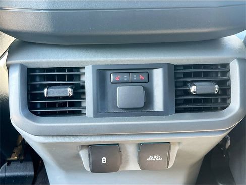 Used 2022 Ford F150 Lariat w/ Equipment Group 502A High image 26