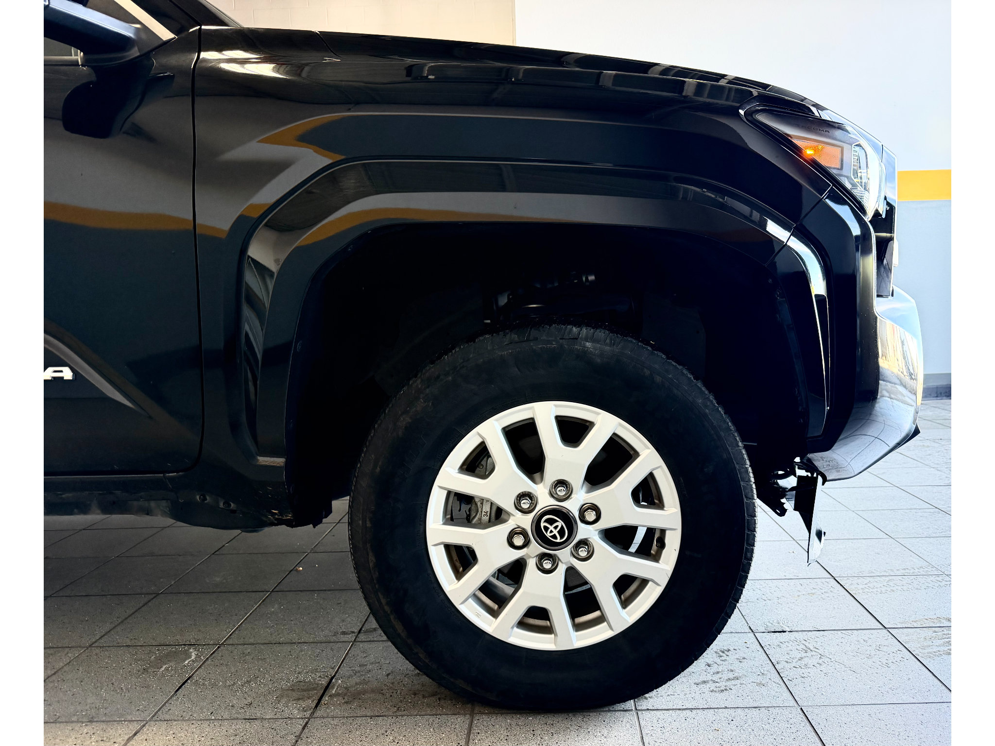 Used 2024 Toyota Tacoma SR5 AWD/4WD image 4