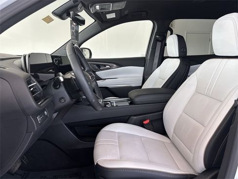 Certified 2024 Chevrolet Traverse RS image 25