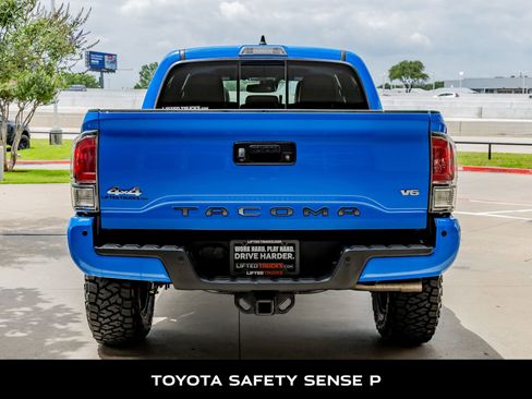 Used 2021 Toyota Tacoma Limited AWD/4WD image 7