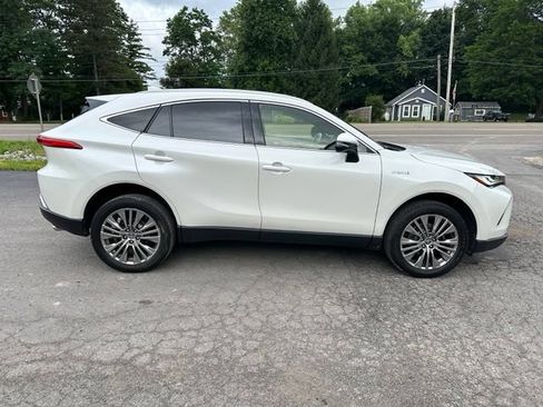 Used 2021 Toyota Venza XLE w/ Softex Package AWD/4WD image 6