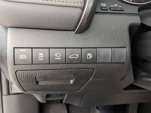 Used 2018 Toyota Camry XLE FWD image 21