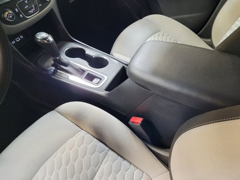 Used 2020 Chevrolet Equinox LT w/ LPO, Floor Liner Package image 26