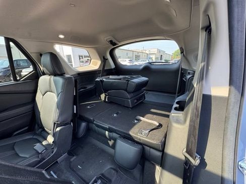 Used 2025 Honda Pilot Touring image 13