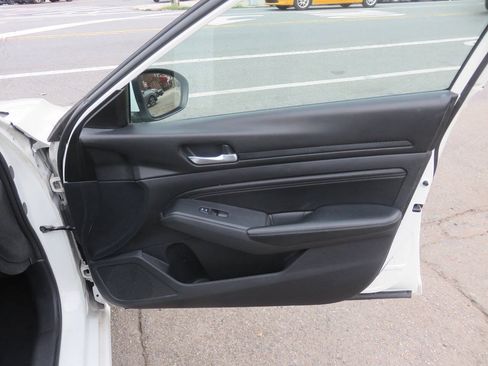 Used 2019 Nissan Altima 2.5 S FWD image 22