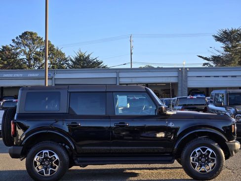 New 2025 Ford Bronco Outer Banks image 4