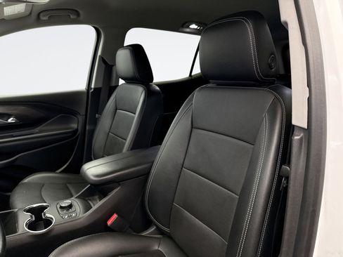 Used 2023 GMC Terrain SLT image 9