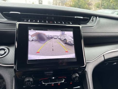 Used 2023 Jeep Grand Cherokee L Laredo image 26