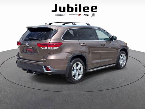 Used 2019 Toyota Highlander Limited image 5
