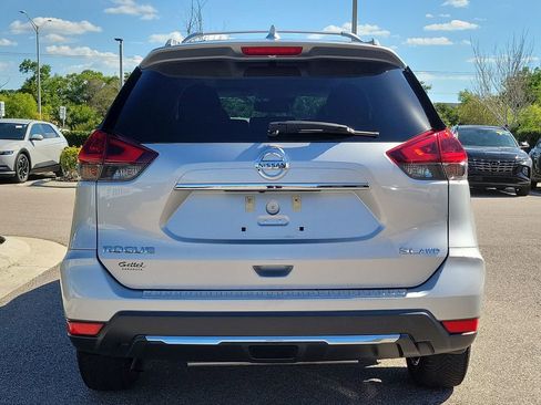 Used 2018 Nissan Rogue SL w/ Premium Package image 6