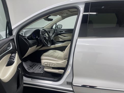 Used 2023 Buick Enclave Avenir w/ Avenir Technology Package AWD/4WD image 9