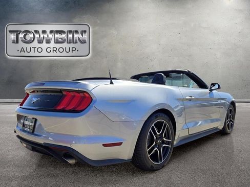 Used 2022 Ford Mustang Premium RWD image 5