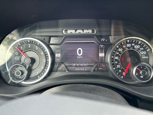 Used 2022 RAM 1500 Big Horn AWD/4WD image 9
