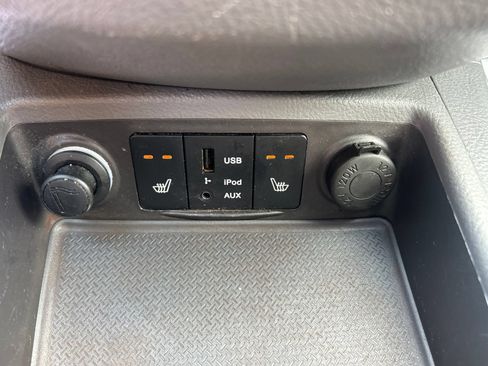 Used 2012 Hyundai Santa Fe SE AWD/4WD image 24