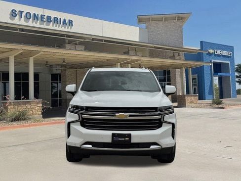 Used 2024 Chevrolet Suburban LT RWD image 9