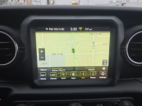 Used 2022 Jeep Wrangler Unlimited Sahara w/ Cold Weather Group image 28