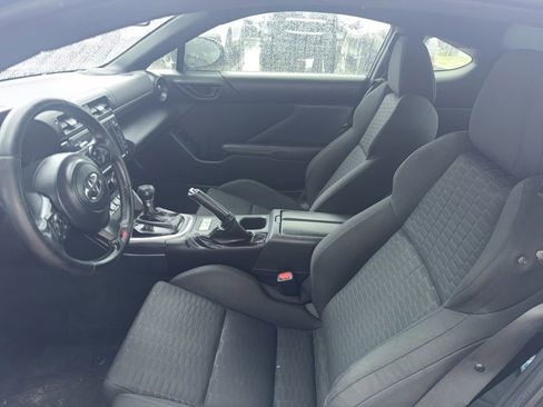 Used 2022 Toyota GR86 RWD image 2