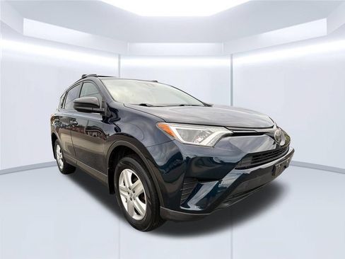 Used 2017 Toyota RAV4 LE w/ All Weather Liner Package AWD/4WD image 8