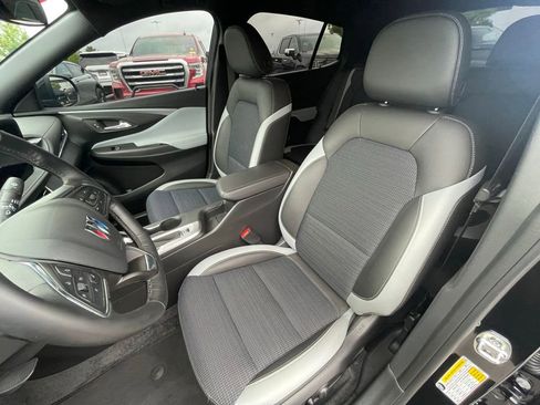 Used 2025 Buick Envista Preferred w/ Convenience I Package FWD image 21