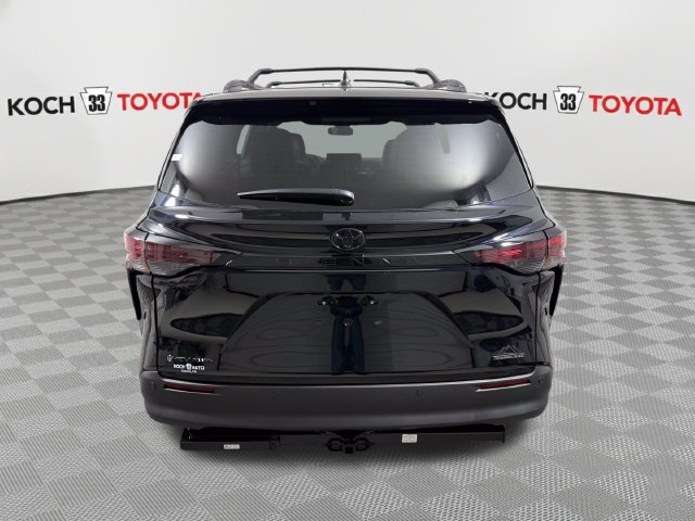 New 2026 Toyota Sienna XLE Woodland Edition AWD/4WD image 7