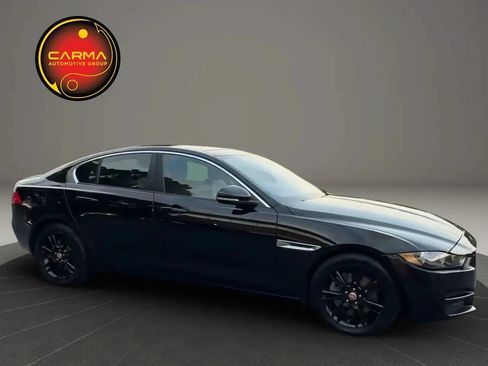 Used 2018 Jaguar XE Premium RWD image 7