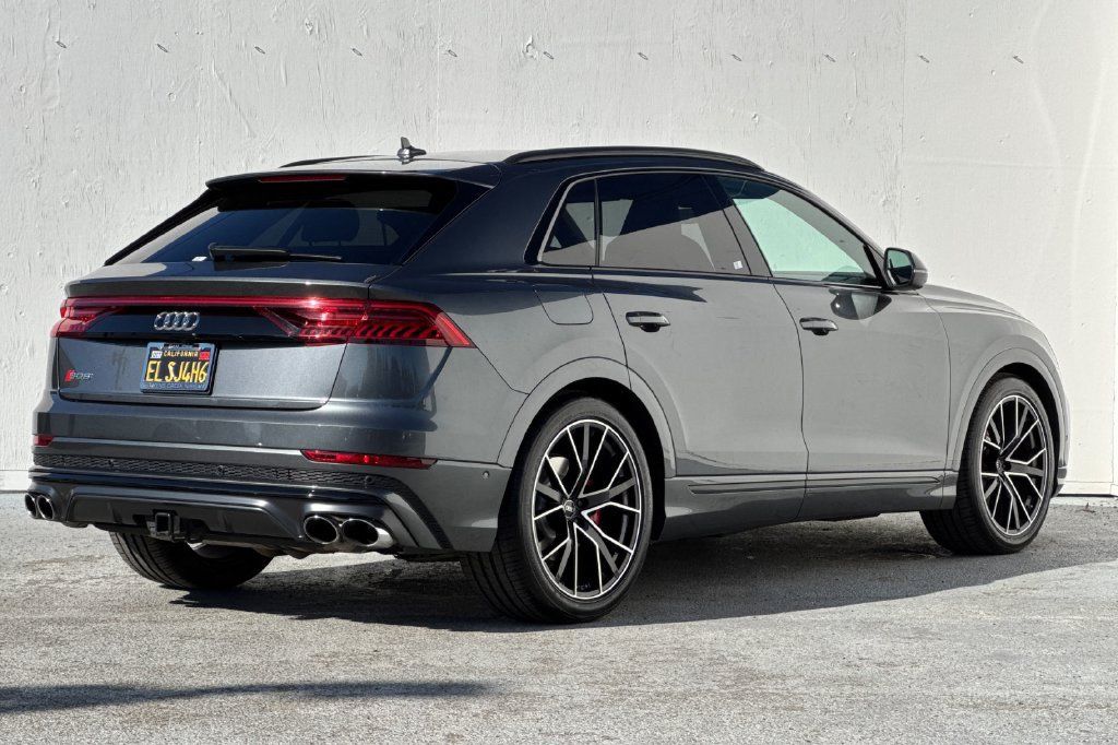 Used 2023 Audi SQ8 Prestige AWD/4WD image 3
