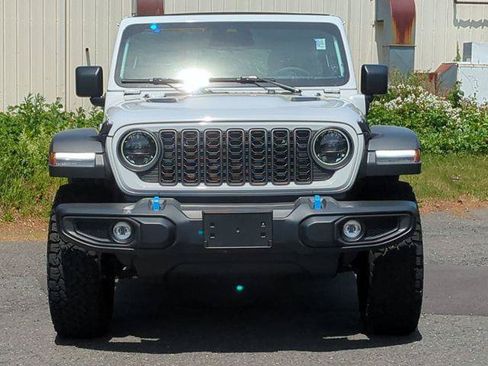 Certified 2025 Jeep Wrangler Unlimited Rubicon 4xe w/ Convenience Group AWD/4WD image 2