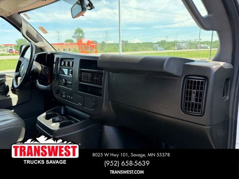 Used 2021 Chevrolet Express 2500 w/ Driver Convenience Package RWD image 6