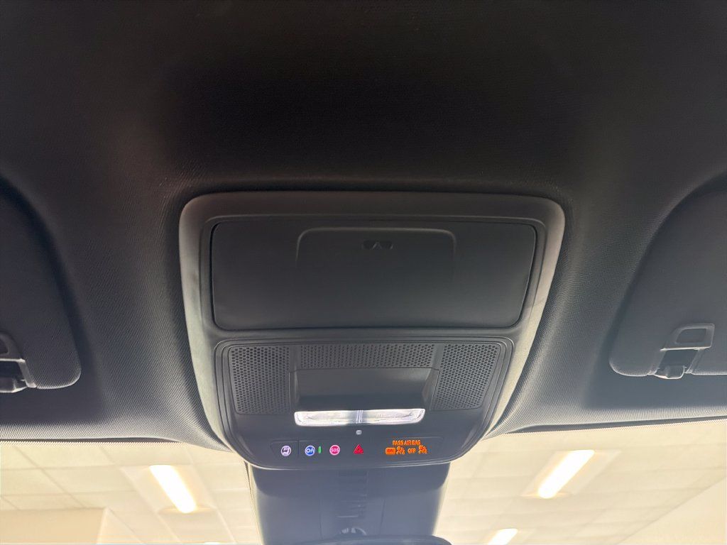New 2027 Chevrolet Traverse LT FWD image 19
